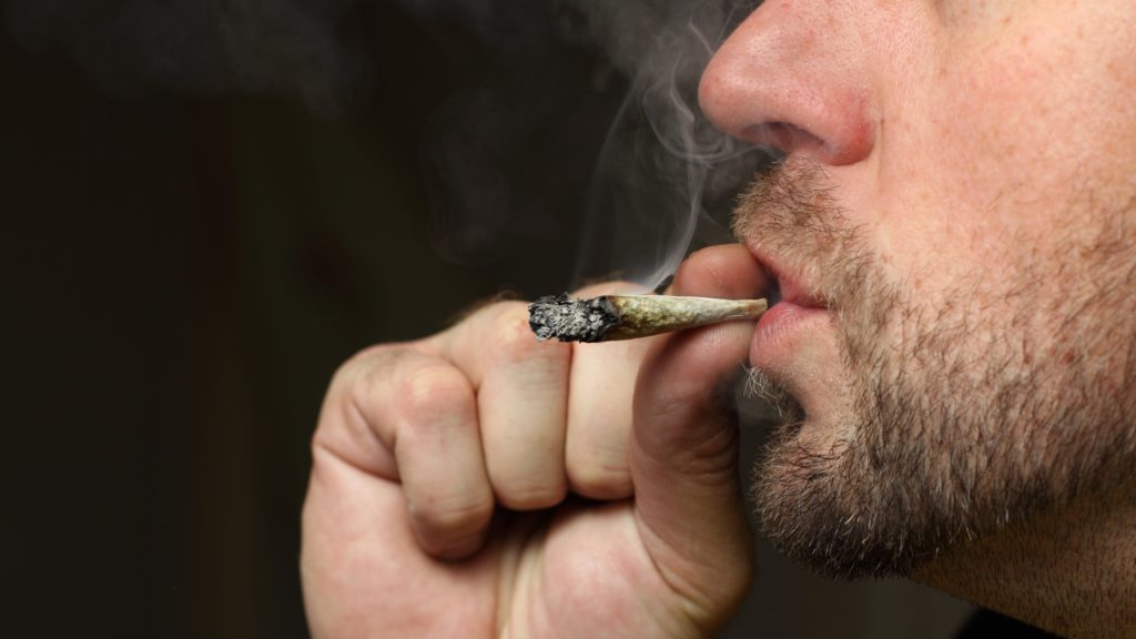Can I legally smoke weed in my yard in Illinois?