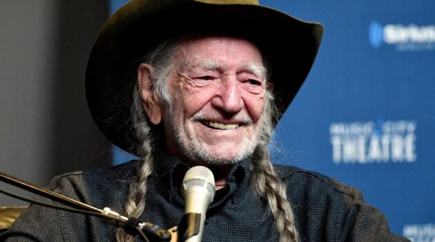 Willie Nelson Endorses Dallas Marijuana Decriminalization Measure