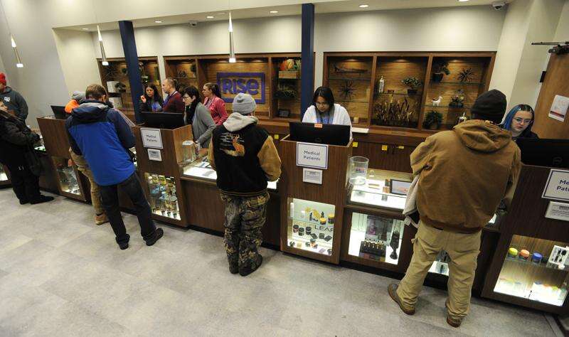 Mundelein pot store wants second recreational lounge