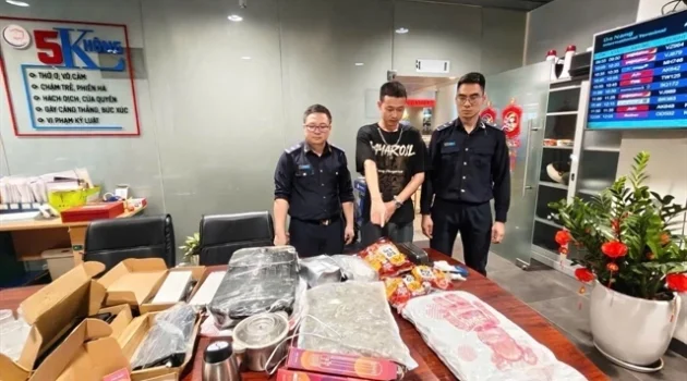 Man caught smuggling 4kg of cannabis from Thailand to Vietnam