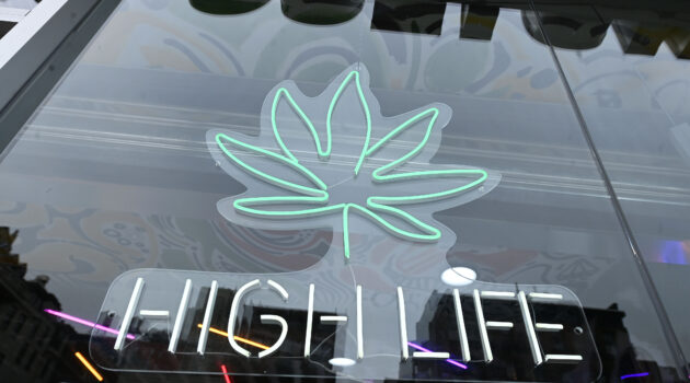 NY cannabis merchants fume they can’t open pot lounges because of foot-dragging by regulators